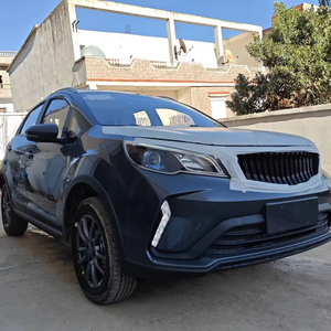 SUV automatique Blue Livan X3 Pro CVT avec pneus R16, conduite à gauche, intérieur sombre, galerie de toit métallique, véhicule essence avec caméra de recul - Product Image 1