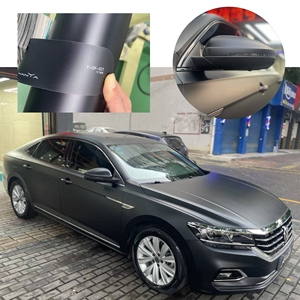 Film de protection de <span class=keywords><strong>voiture</strong></span> en PVC auto-adhésif, film de changement de <span class=keywords><strong>couleur</strong></span>, finition <span class=keywords><strong>mate</strong></span> noire givrée, durabilité, enveloppement de <span class=keywords><strong>voiture</strong></span> <span class=keywords><strong>pour</strong></span> carrosserie avec colle amovible - Product Image 1