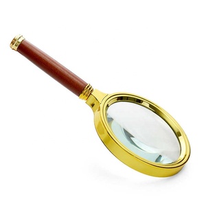 Loupe à cadre plaqué or avec manche en bois rouge et grande lentille miroir, aide à la lecture idéale pour les <span class=keywords><strong>personnes</strong></span> <span class=keywords><strong>âgées</strong></span>, modèle FM90 - Product Image 1