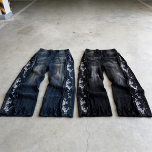 Wholesale 3D Whiskers Jeans Available for Both Genders | Alibaba.com