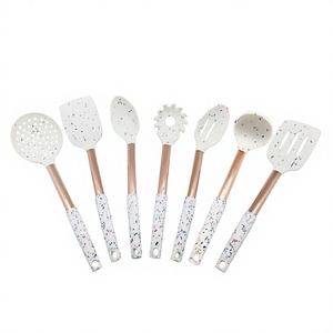 Juego de utensilios de cocina de silicona de 7 piezas Mango de oro rosa - Product Image 1