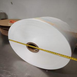 Venta al por mayor de material de película PE impermeable de primera calidad para pañales de bebé toallas sanitarias desechables - Product Image 3