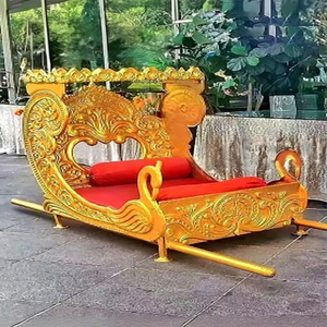 Doli nupcial de madera de diseño para entrada de boda, con forma de cisne dorado, duradero, para entrada de novia, con el último diseño de palancines tallados de pavo real, Reino Unido - Product Image 1
