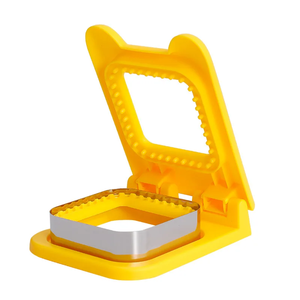 Cortador de Sándwiches Cuadrado de Acero Inoxidable DTY con Protector de Manos, Molde para Pan Tostado, Utensilios de Cocina - Product Image 1