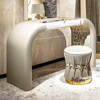 Chambre à coucher italienne de luxe Villa en bois massif miroir de maquillage rabat personnalisé moderne mobilier haut de gamme pour hôtel appartement utilisation