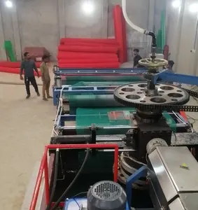 Koruyucu plastik örgü üretim hattı için HDPE PP PE plastik sert net ekstrüzyon makinesi tel örgü yapma makinesi plastik ağ