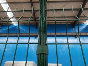 Panneau de clôture extérieur en treillis soudé incurvé 3D en acier au carbone, hauteur 6 pieds, revêtement poudré, avec poteau couleur pêche - Product Image 3