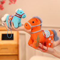 Pendentif en peluche de cheval en porcelaine bleue et blanche super douce créative Porte-clés en peluche de cheval fleur de prunier jouet en peluche de cheval en bambou