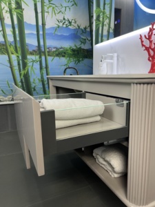 Gabinete de Baño de Madera de Roble Gris Milán de 100 cm con Espejo Antivaho e Iluminación LED - Product Image 3