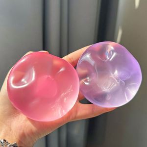 Balle anti-stress en plastique souple remplie d'huile de coco, série White Moonlight - Product Image 3