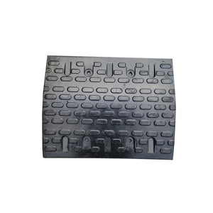Reductores de velocidad de goma 50x40x5cm cuadrados para tráfico vial y estacionamientos - Product Image 4
