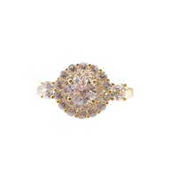 Bague de fiançailles en or massif de mode brésilienne avec conception de fleur de forme ronde en zircon cubique pour la fête de mariage ou l'anniversaire
