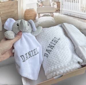 Mantas <span class=keywords><strong>de</strong></span> punto bordadas personalizadas Kaiyue, nuevos conjuntos <span class=keywords><strong>de</strong></span> regalo para bebés, <span class=keywords><strong>regalos</strong></span> para recién nacidos, <span class=keywords><strong>personalizados</strong></span> para niños y niñas - Product Image 2