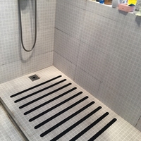 Bandes antidérapantes auto-adhésives robustes autocollant adhésif sensible à la pression pour salle de bain douche et escaliers intérieurs