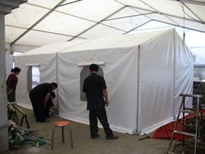 Personalizzabile 4*6m mimetico <span class=keywords><strong>verde</strong></span> <span class=keywords><strong>tenda</strong></span> fiera con tessuto PVC parete uso veloce personalizzabile dimensioni <span class=keywords><strong>e</strong></span> colori - Product Image 4