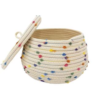 Mignon coloré arc-en-ciel <span class=keywords><strong>pompon</strong></span> Design jouet <span class=keywords><strong>panier</strong></span> de rangement maison stockage à la main rond tissage coton corde <span class=keywords><strong>panier</strong></span> avec couvercle - Product Image 2