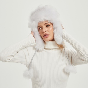 Chapeau en fausse fourrure blanche pour femme, chaleur hivernale, chapeau à pompon en fourrure de renard avec oreilles rabattables, couvre-chef d'extérieur - Product Image 4