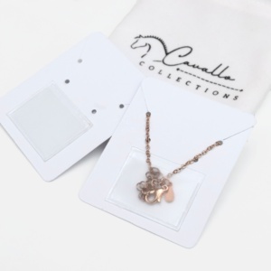 Support de carte personnalisé en papier blanc avec logo doré pour collier, présentoir à bijoux avec pochette - Product Image 4