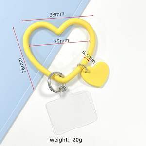 Lanière de téléphone en silicone à boucle de cœur, sangle de poignet pour téléphone intelligent avec porte-clés compatible avec la plupart des smartphones - Product Image 2