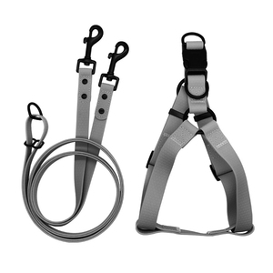 Vente en gros de harnais en PET souple réglable multicolore motif imprimé avec rivet décoration fabriqué en PVC imperméable - Product Image 4