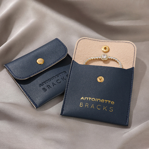 Bolsa de Embalaje de Joyería de Cuero PU Simple con Logotipo Personalizado de 8*8cm, Bolsa para Guardar Aretes, Collares y Anillos, Almacenamiento de Joyería de Calidad - Product Image 5