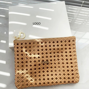 Borsa Cosmetica in Rattan Intrecciato con Cerniera, Idea Regalo per Donne e Ragazze - Product Image 1