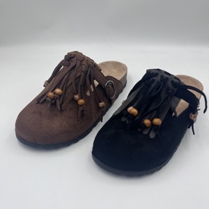 Mules plates pour femme en daim style <span class=keywords><strong>Boston</strong></span> avec franges, perles en bois, semelle en liège souple et bride à boucle avec soutien de la voûte plantaire - Product Image 6