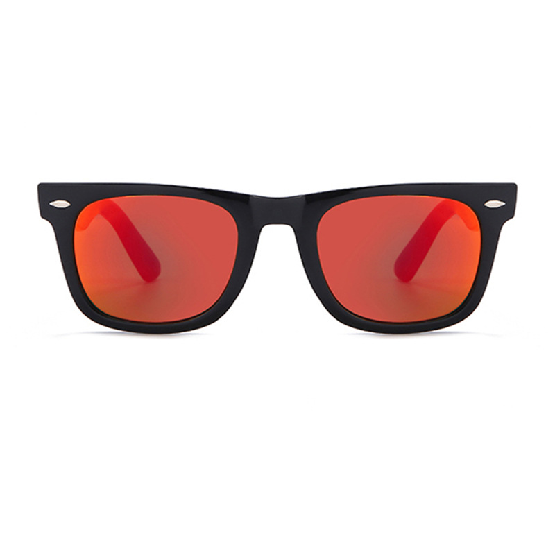 Monture noire, verres orange rouge