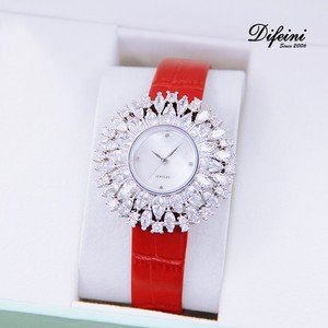 Montre élégante vintage pour femme AAA Zirconia Crystal Véritable MOP Verre <span class=keywords><strong>saphir</strong></span> Fenêtre Mouvement à quartz japonais Bracelet en <span class=keywords><strong>cuir</strong></span> 40 mm Mode - Product Image 4