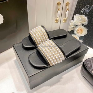 Zapatos Originales para Mujer 2026, Estilo de Diseñador de Lujo, Sandalias y Pantuflas Planas de Playa con Perlas para Verano - Product Image 2