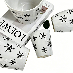 Vente chaude 2026 : Pots de <span class=keywords><strong>fleurs</strong></span> coniques en céramique blancs à motif flocon de neige noir, directement de l'usine, pour la décoration de Noël et l'aménagement intérieur - Product Image 5