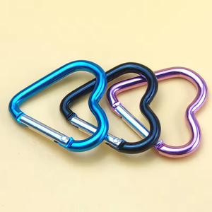 Mini Mosquetón de Aluminio en Forma de Corazón con Clip de Resorte para Llavero, Diseño Metálico - Product Image 3