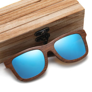 Мужские солнцезащитные очки с поляризованными линзами - Product Image 2