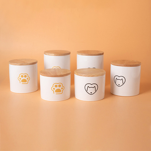 Urna Cilíndrica Blanca Hecha a Mano para Mascotas, Urna Conmemorativa de Cerámica para Cenizas de Perros y Gatos, Artículos Funerarios con Diseño Estampado - Product Image 1
