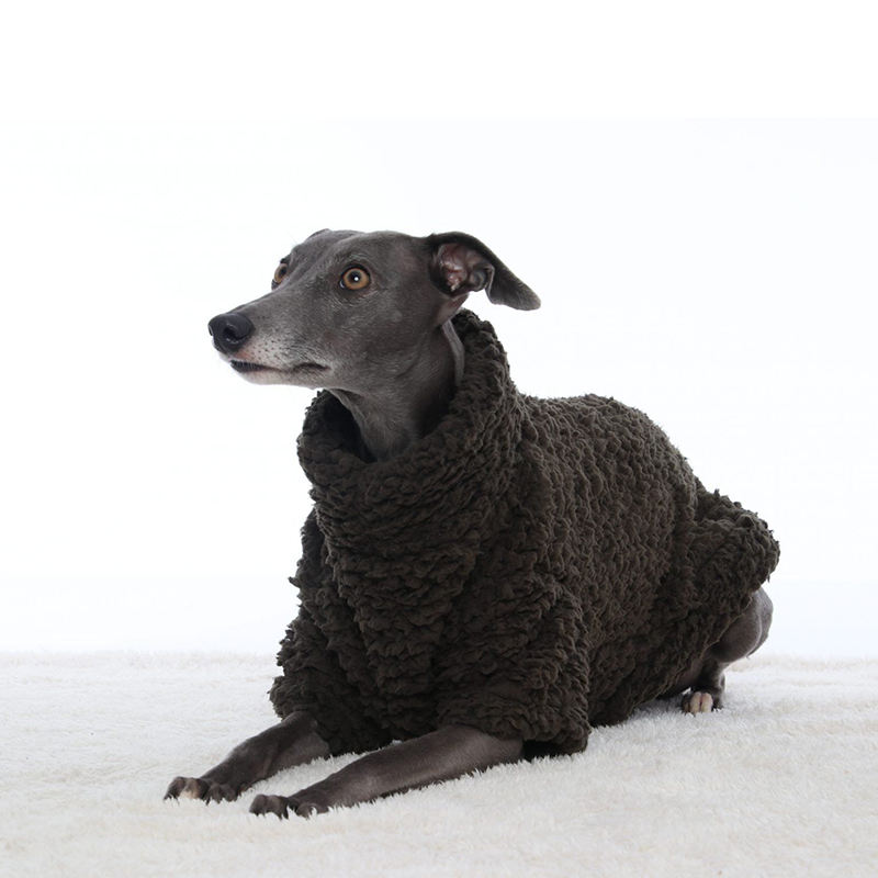 สีเทาเข้ม