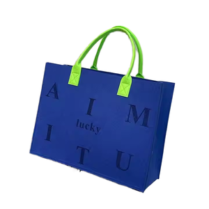 定制标志环保耐用便携式毛毡休闲手提袋，肩带可定制日常使用和旅行容量 - Product Image 4