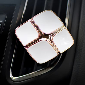 คลิปพ่นหมอกควันติดช่องระบายอากาศแท็บเล็ตโอเชี่ยนกลิ่นลิลี่น้ำหอมปรับอากาศรถยนต์เครื่องกระจายกลิ่นหอมของรถยนต์เครื่องฟอกกลิ่นหอมแบบแท็บเล็ต - Product Image 5