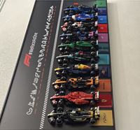 Voiture de course F1 simulée en intérieur, jeu de course sur circuit professionnel, expérience de course immersive à grande vitesse