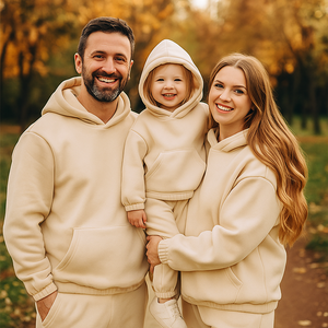 Venta al por mayor de <span class=keywords><strong>ropa</strong></span> a juego de la familia personalizado bordado con capucha de invierno de manga larga con capucha mamá y yo trajes - Product Image 1