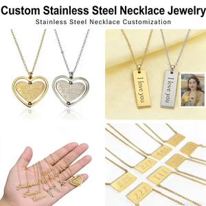 Collana con Ciondolo Minimalista a Forma di Stella e Luna in Acciaio Inossidabile Placcato Oro 18K con Charm in Zircone - Product Image 6