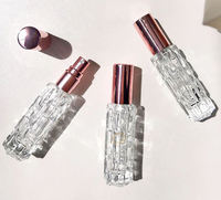 Flacon pulvérisateur carré en verre rechargeable de 10 ml pour parfum, avec pompe à brume fine et capuchon argenté, avec diffuseur à bâtonnets