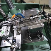Machine automatique de fabrication de tête froide de vis de taraudage en métal CNC à grande vitesse