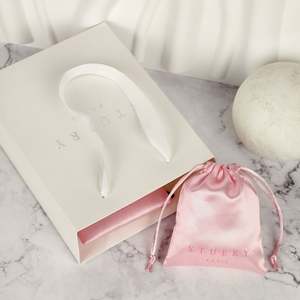 Sacs en papier de luxe pour vêtements et bijoux, personnalisés avec logo de marque, écologiques, avec poignée, pour promotion, vente au détail, cadeaux et achats - Product Image 5