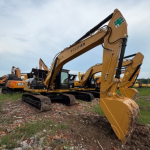 รถขุดไฮดรอลิกแบบตีนตะขาบ CAT 320D2 มือสอง รถขุดก่อสร้างขนาด 20 ตัน - Product Image 1