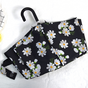 Parapluie protégé contre les UV à trois volets personnalisé de l'usine chinoise avec poignée en cuir PU Design classique Parapluie de voyage Contrôle manuel - Product Image 2