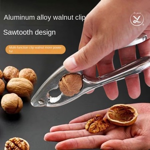 Herramienta Manual para Frutas y Verduras de Estilo Europeo, Cascanueces de Aluminio Sostenible con Forma de Tiburón para Nueces Pecanas - Product Image 1