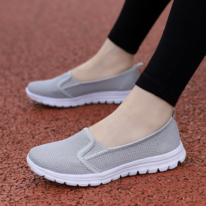 Zapatos deportivos de verano 2025 para mujer, talla grande 35-42, zapatos de tacón de malla transpirable, cierre deslizante, Color sólido para madres mayores que caminan - Product Image 2