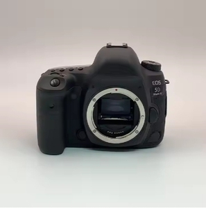 Appareil photo numérique d'occasion professionnel Canon 5D Mark IV 5D4 pour studio, idéal pour le streaming en direct - Product Image 1