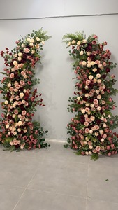 Composizione Floreale Artigianale con Piante Verdi e Rose Ricamate a Corno Rosso per San Valentino, Pasqua, Matrimoni e Decorazioni Sceniche - Product Image 6