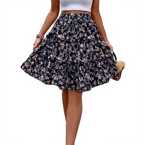Falda pantalón informal de verano para mujer, de pierna ancha, holgada, con estampado floral pequeño, estilo bohemio, mini falda pantalón de playa. - Product Image 2
